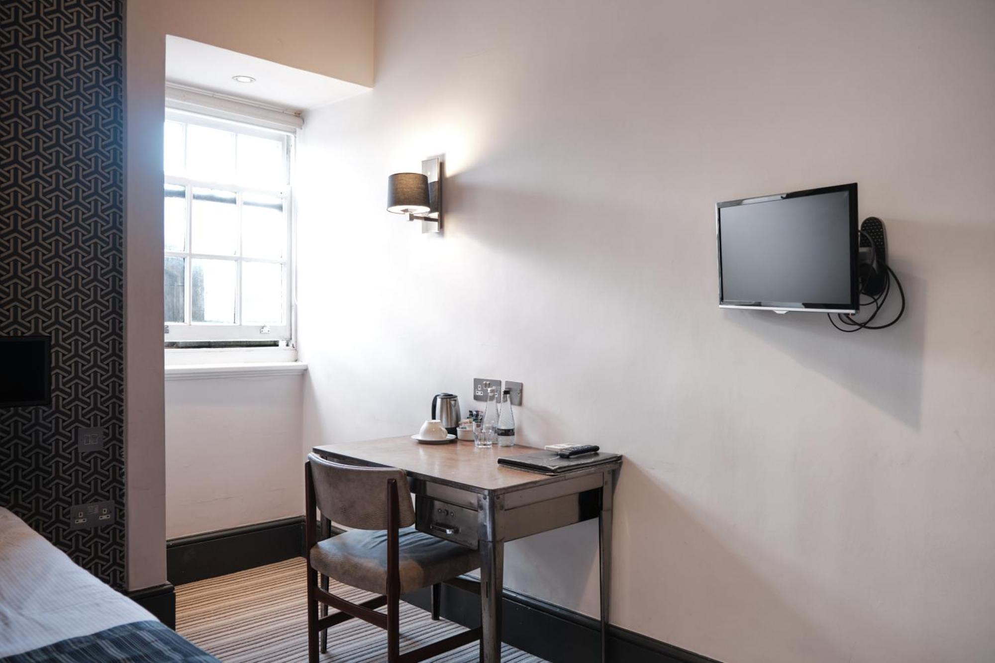 Отель Rose And Crown Stoke Newington Лондон Экстерьер фото